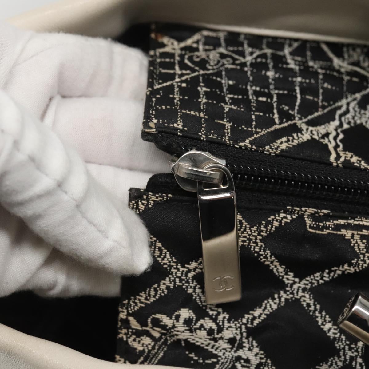 CHANEL Tote Bag Leather White Silver CC Auth ac3702