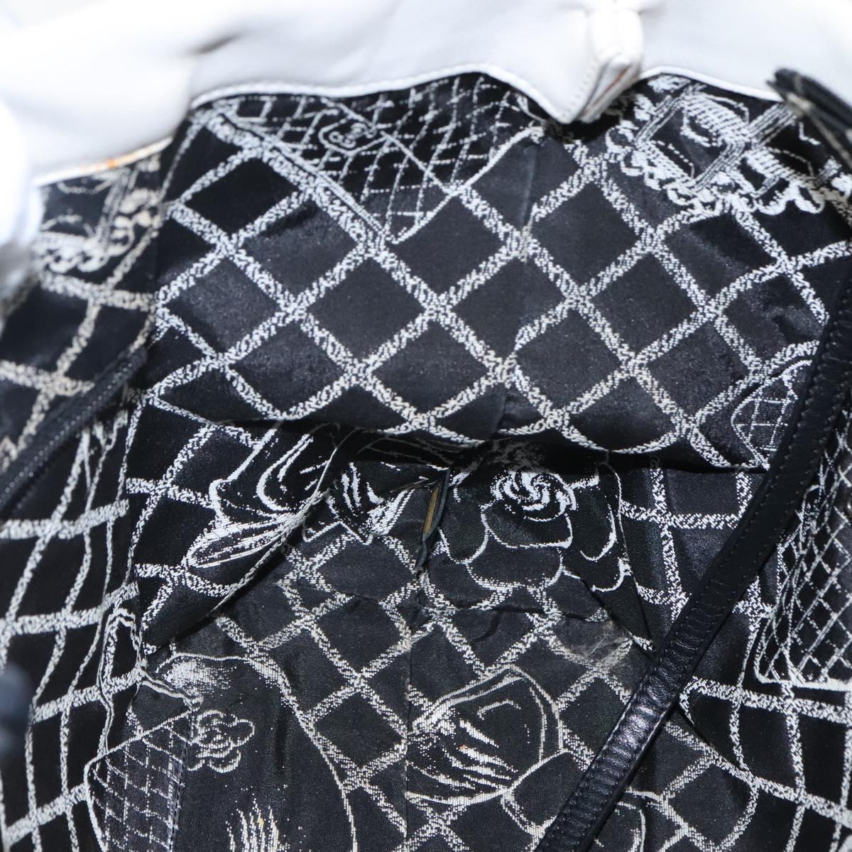 CHANEL Tote Bag Leather White Silver CC Auth ac3702