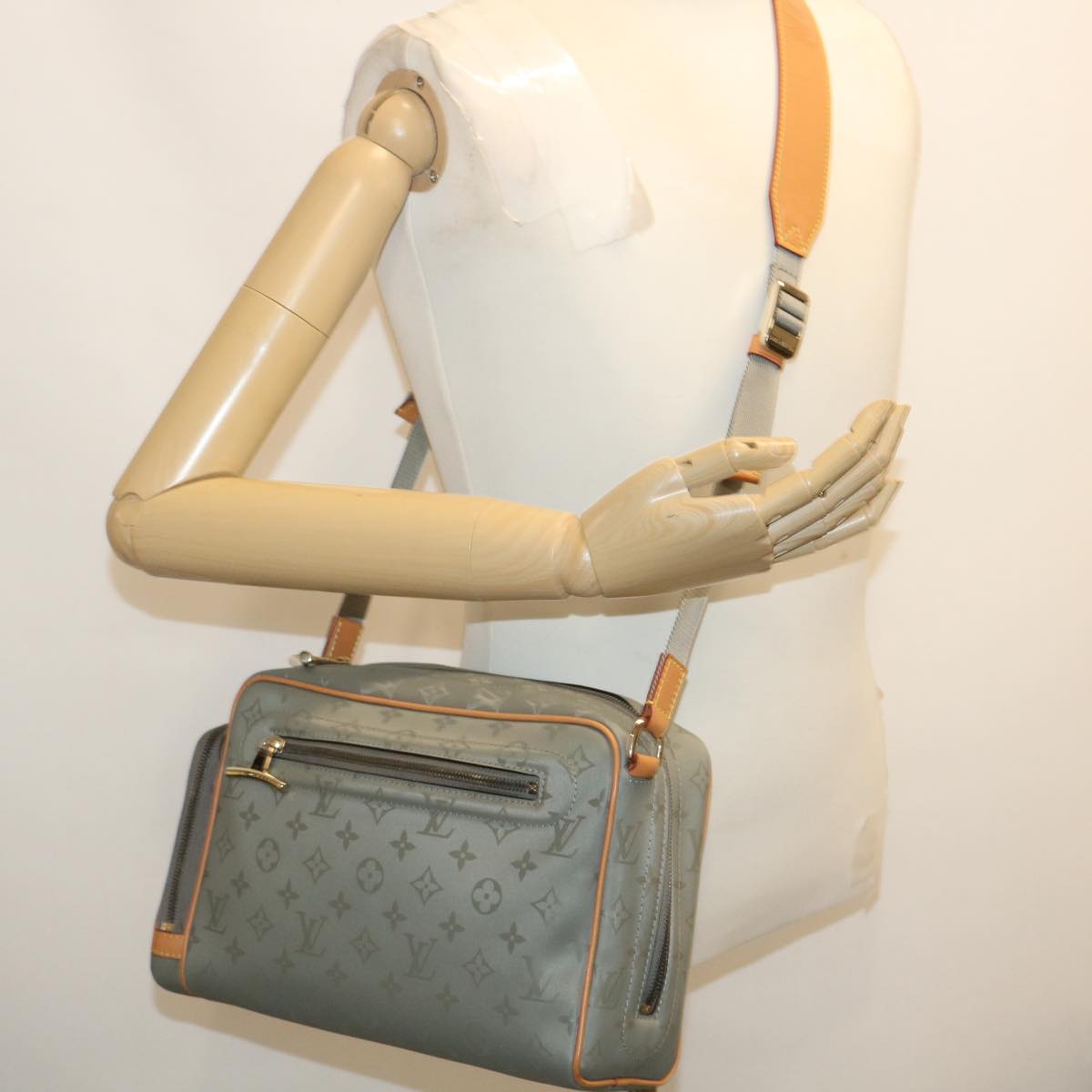 LOUIS VUITTON Monogram titanium Camera Bag Shoulder Bag Gray M43884 Auth ak180SM