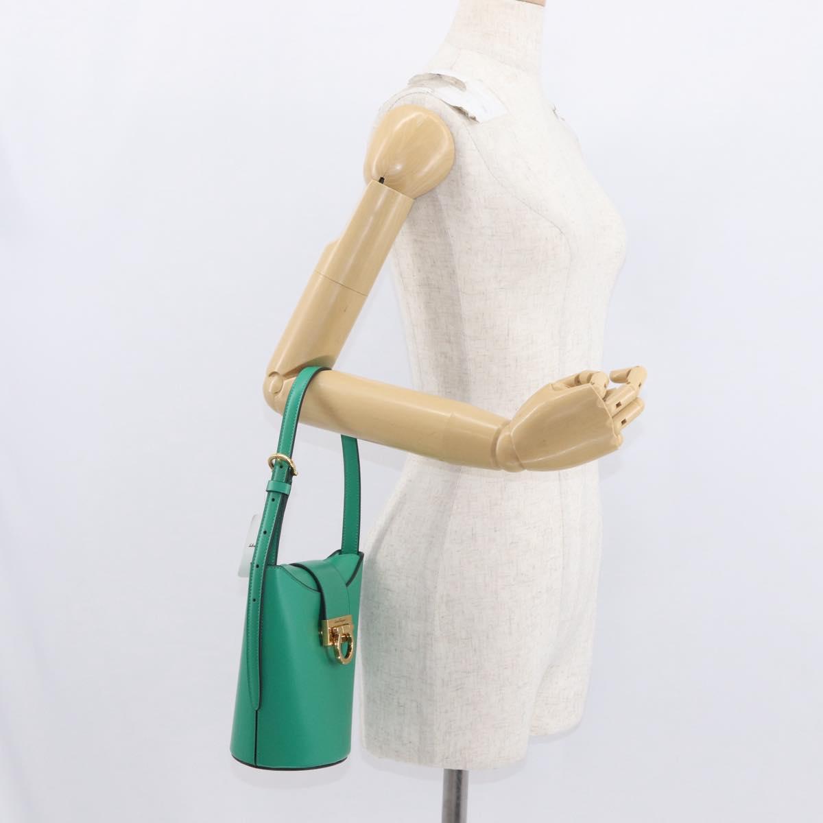 Salvatore Ferragamo Gancini trifolio Hand Bag Leather Green Gold Auth am10228V