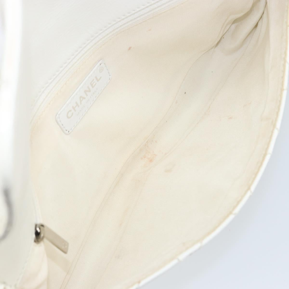 CHANEL Matelasse Chain Shoulder Bag Caviar Skin White Silver CC Auth am10305V