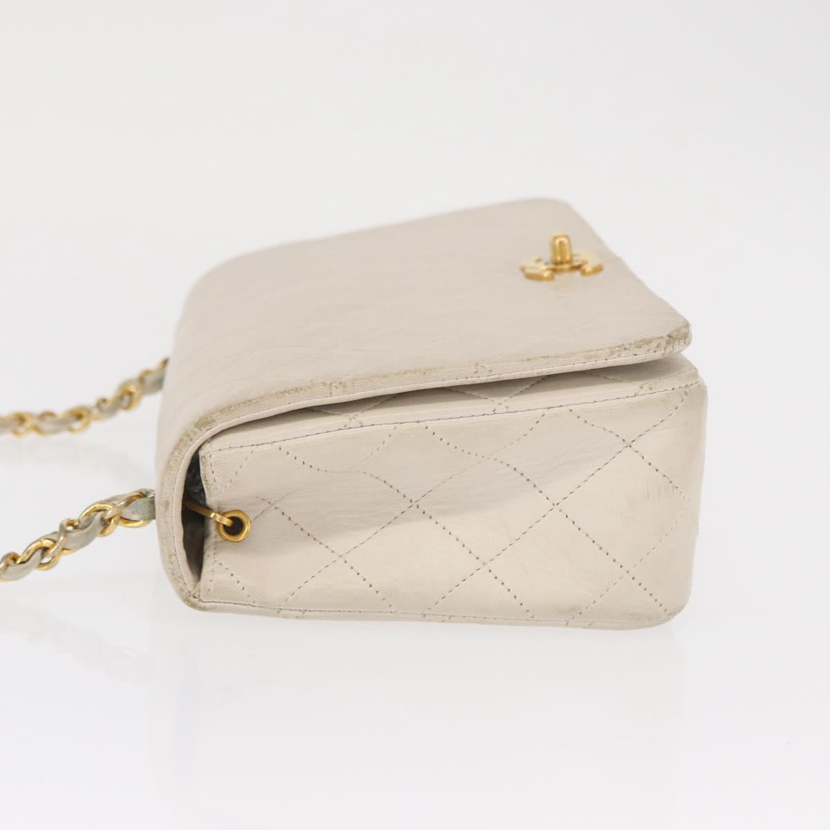 CHANEL Matelasse Turn Lock Chain Bag Lamb Skin White Gold CC Auth am10500