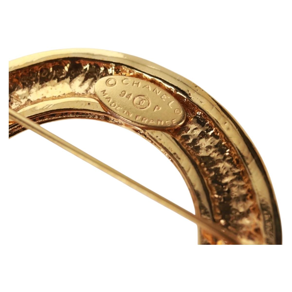 CHANEL CC5 Circle Brooch metal Gold CC Auth am10571V