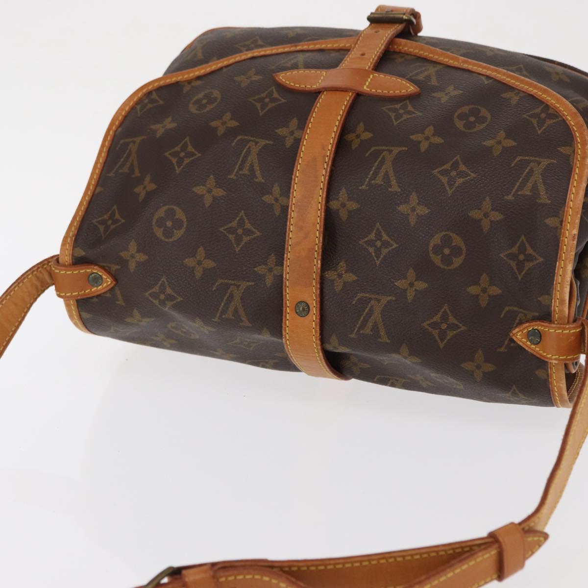 LOUIS VUITTON Monogram Saumur 30 Shoulder Bag M42256 LV Auth am10631