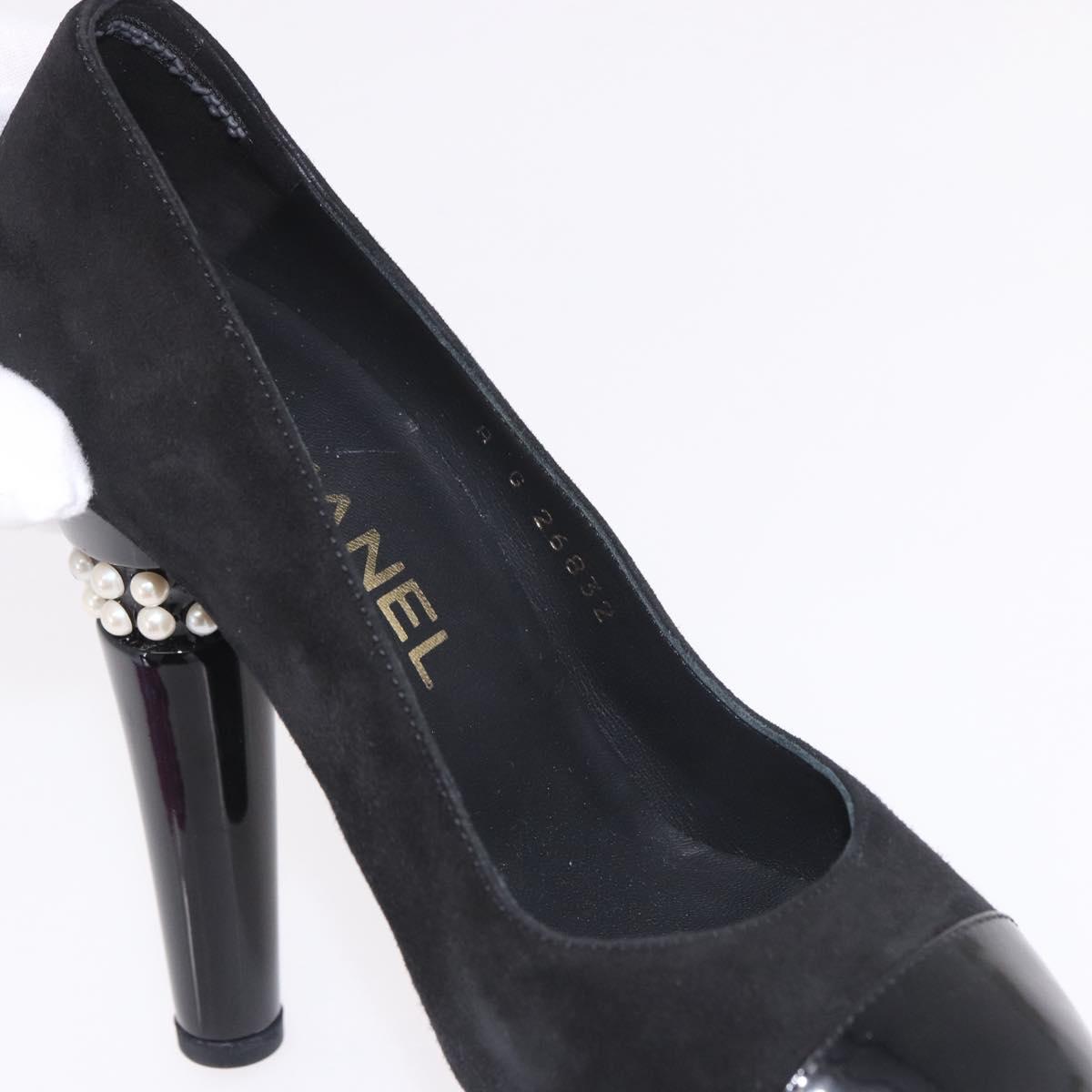 CHANEL Pearl Pumps Suede 35 1/2 Black CC Auth am11955M