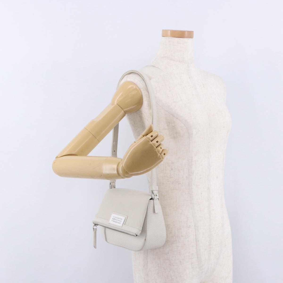 Maison Margiela Shoulder Bag Leather White Silver Auth am12334M