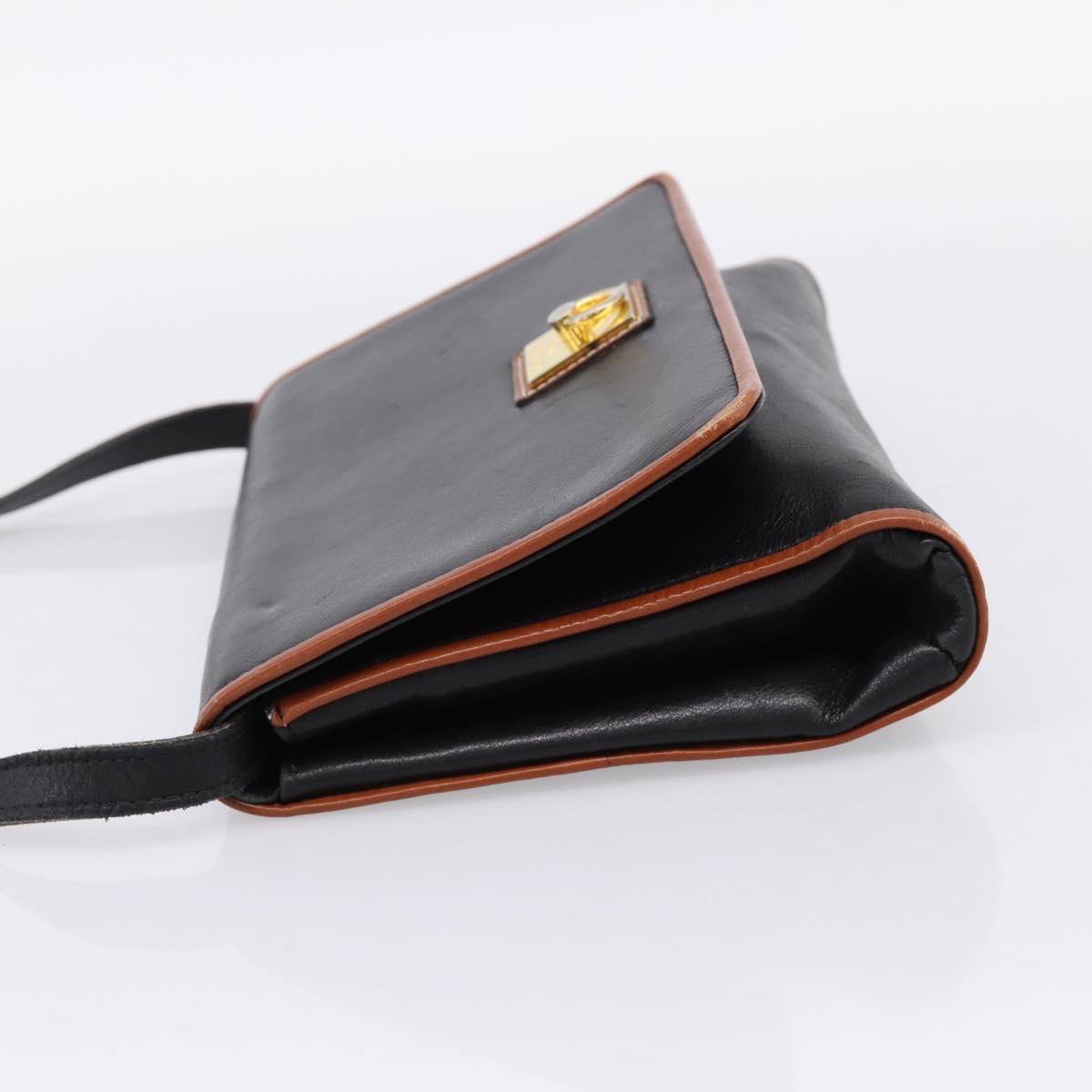 CELINE Circle Shoulder Bag Leather Black Gold Tone Auth am12378A