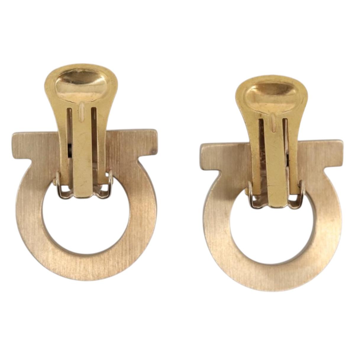 Salvatore Ferragamo Gancini Earring Metal Gold Tone Auth am12454V