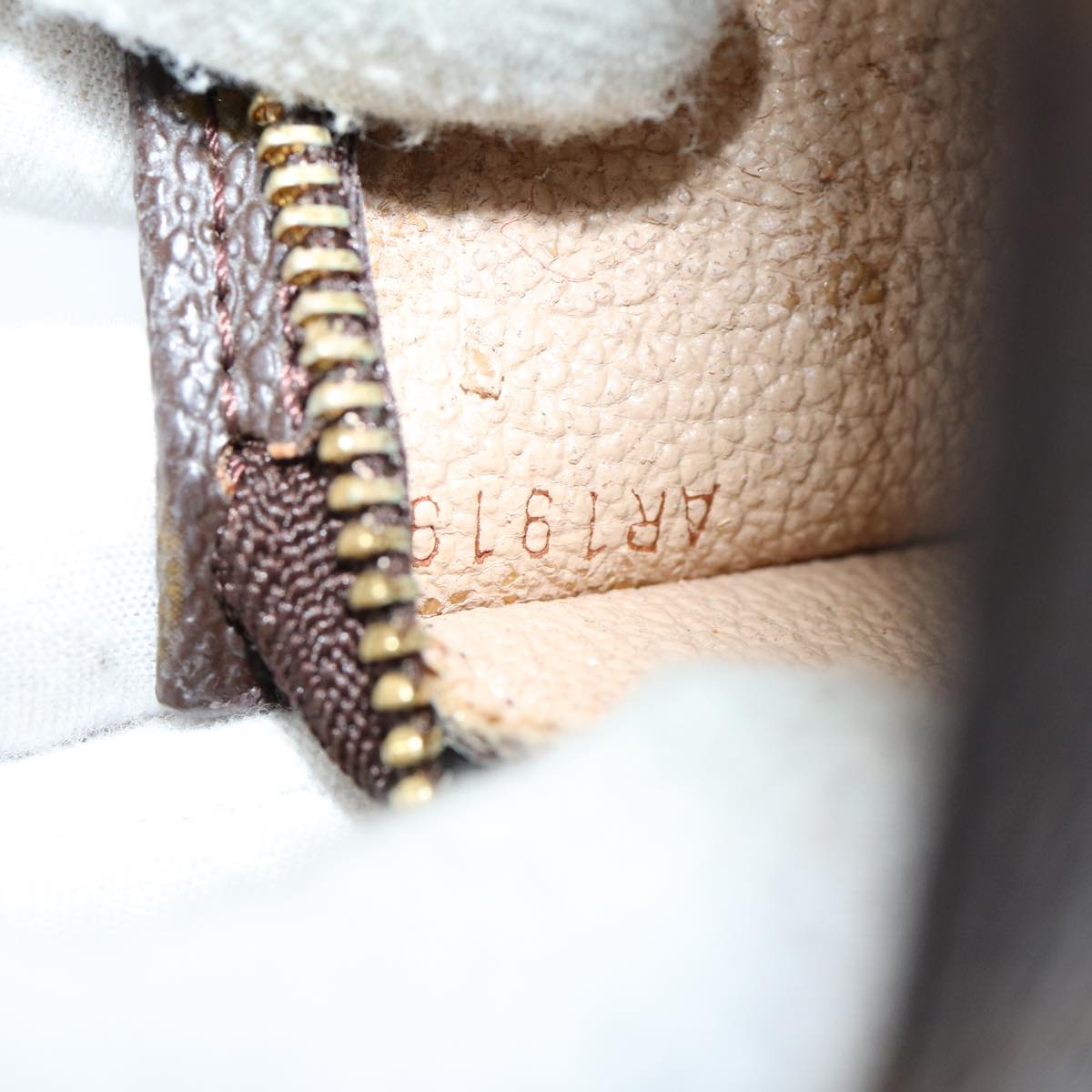 LOUIS VUITTON Monogram Bucket PM Pouch Accessory Pouch LV Auth am6516