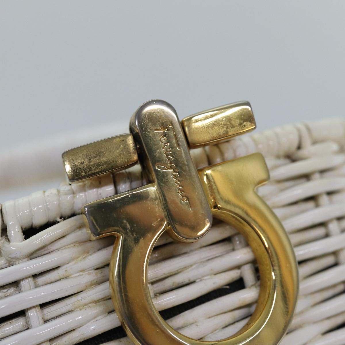 Salvatore Ferragamo Gancini Basket bag Hand Bag Straw White Auth am6527