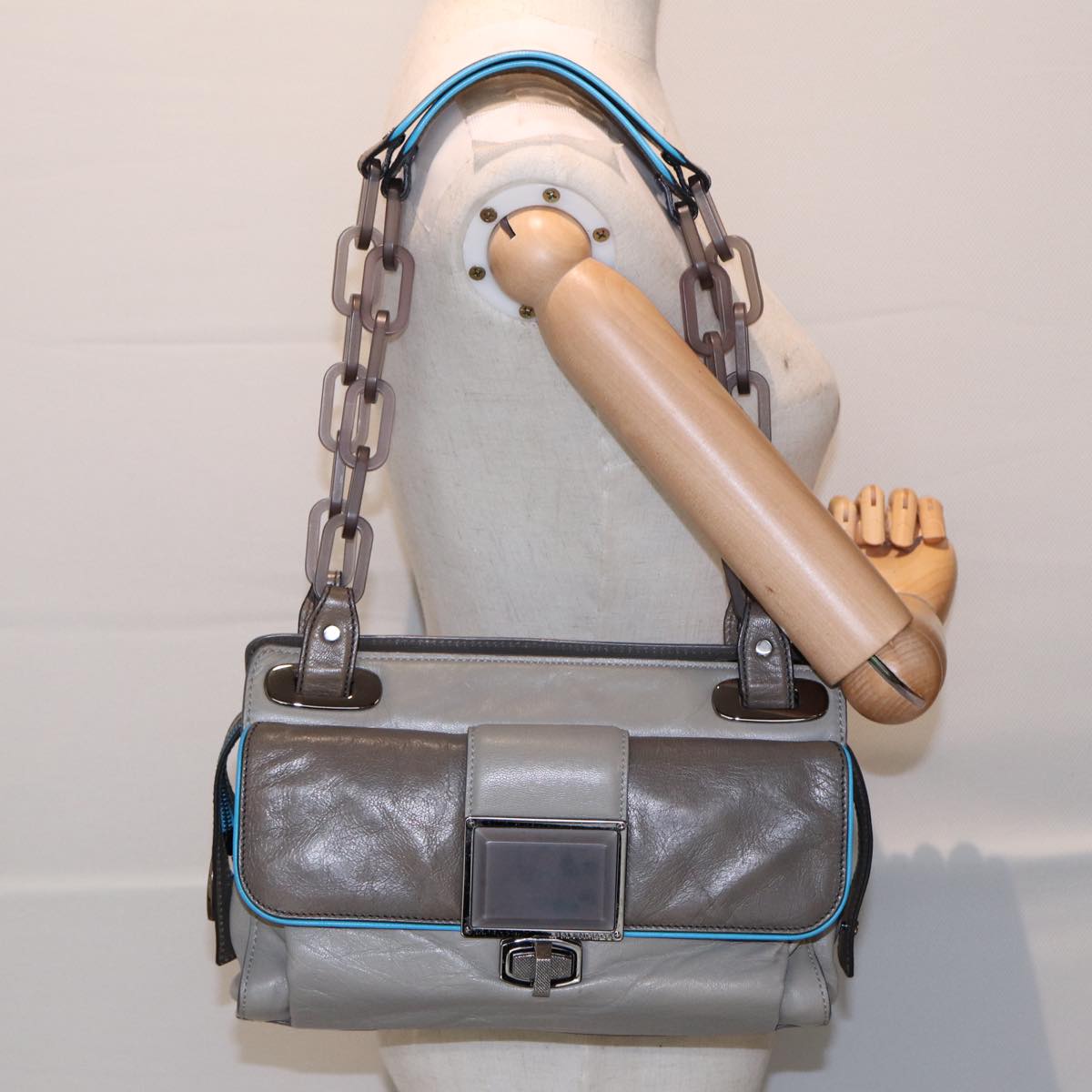 BALENCIAGA Turn Lock Chain Shoulder Bag Leather Beige Gray Silver Auth am6814V