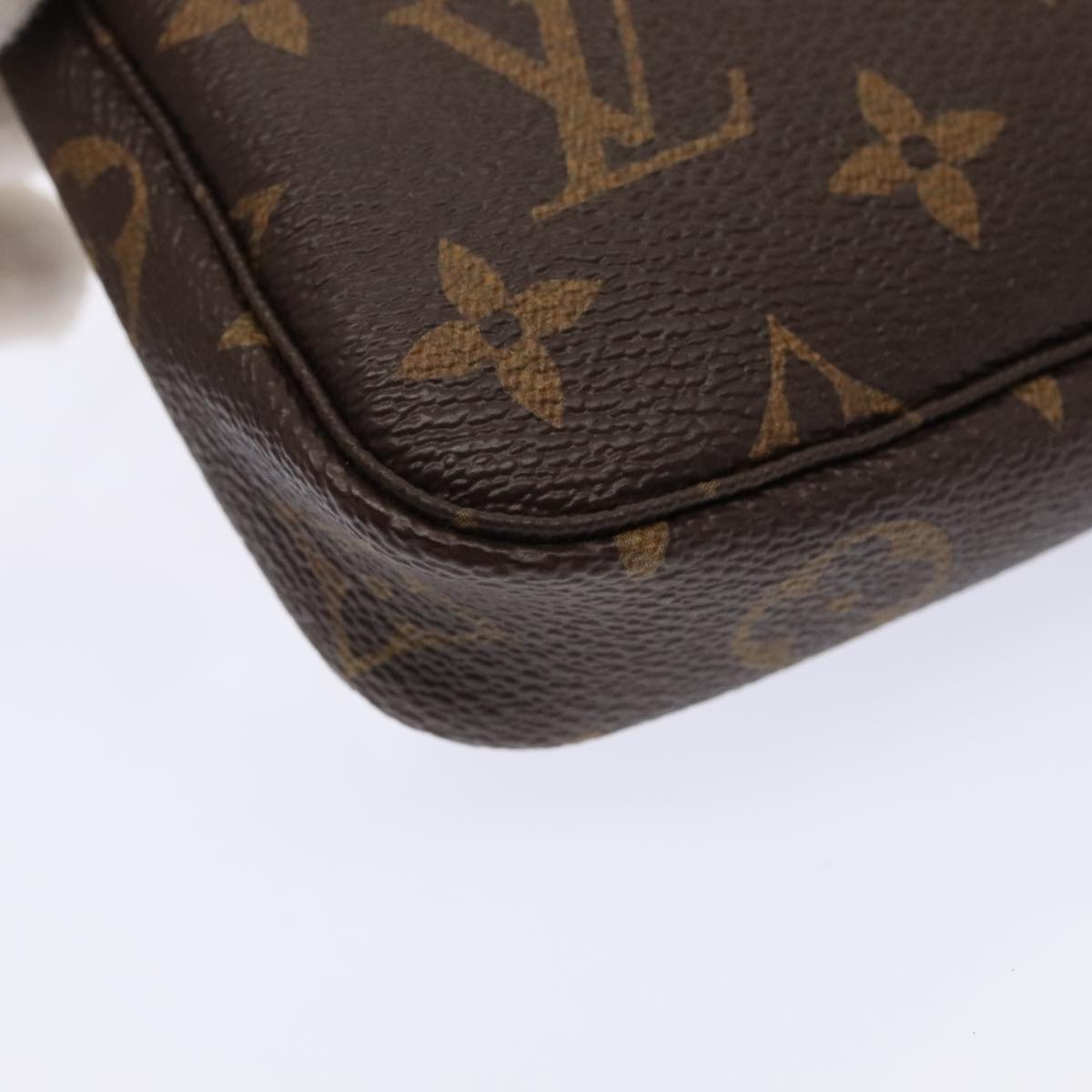 LOUIS VUITTON Monogram V line Mini Pochette Accessoires Pouch Pink Auth am6931AV