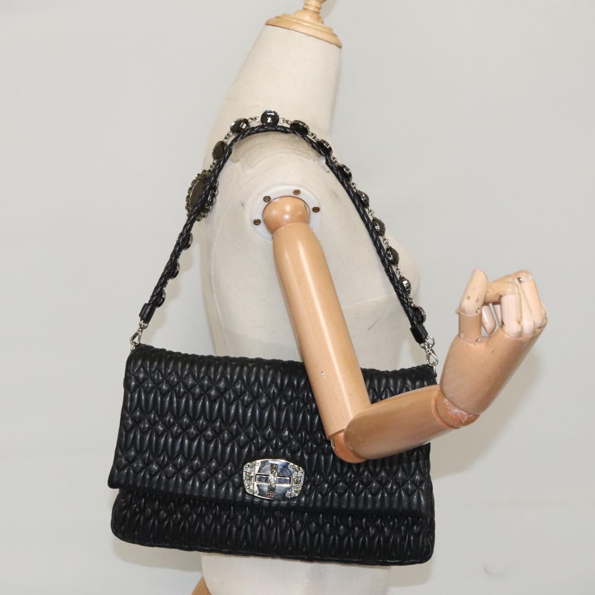 Miu Miu Matelasse Bijoux Shoulder Bag Leather Black Auth am7147SAV