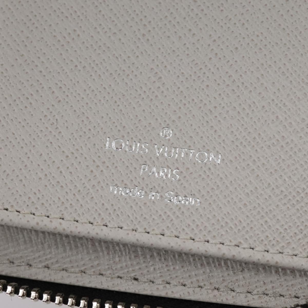 LOUIS VUITTON Taigalama Zippy Wallet Vertical Wallet White M30446 LV Auth am7452