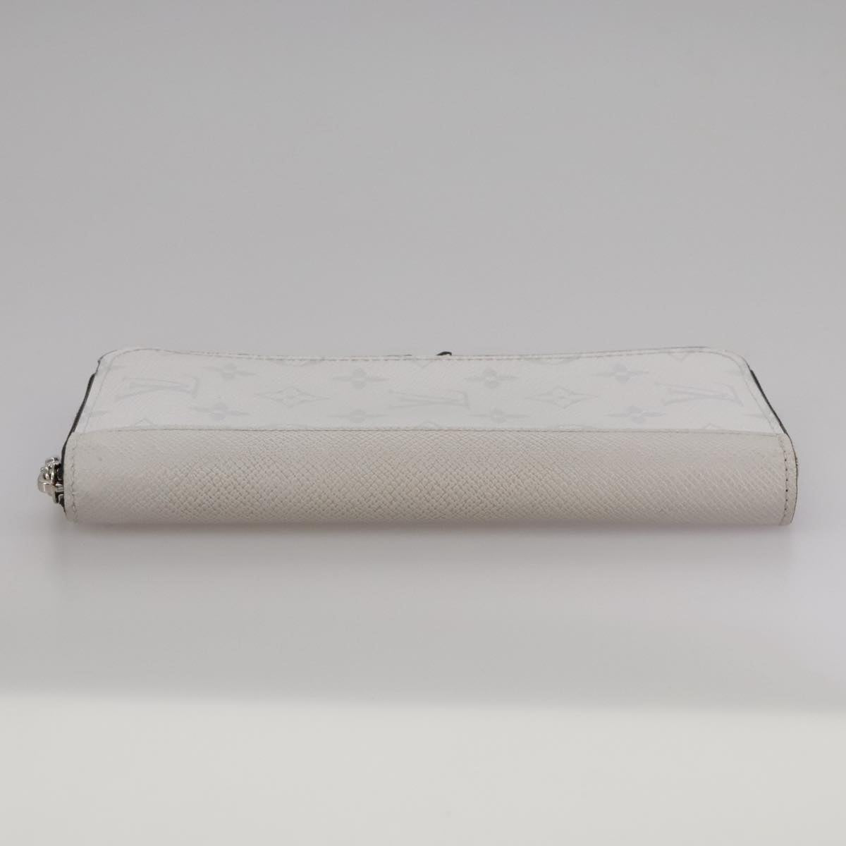 LOUIS VUITTON Taigalama Zippy Wallet Vertical Wallet White M30446 LV Auth am7452