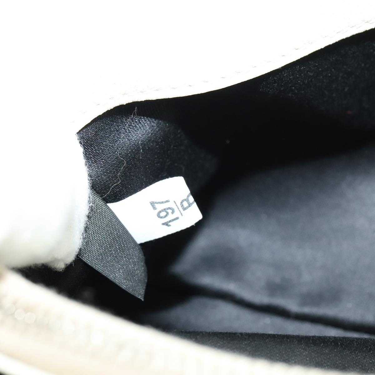 Miu Miu Matelasse Bijoux Shoulder Bag Leather White Auth am7657