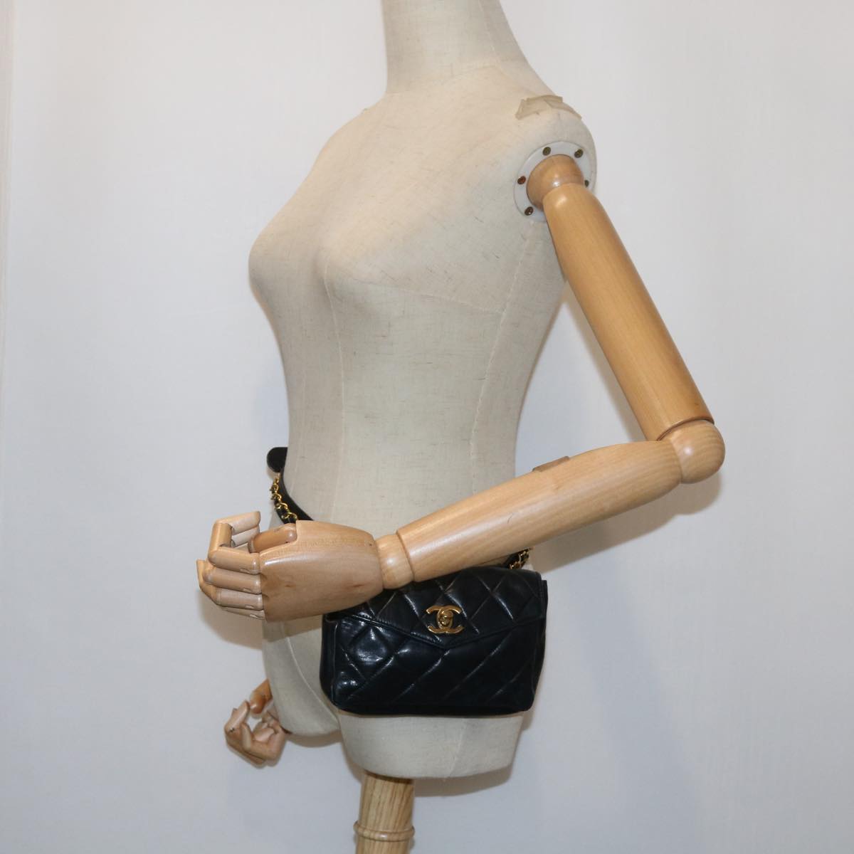 CHANEL Matelasse Turn Lock Chain Waist bag Lamb Skin Black CC Auth ar11054