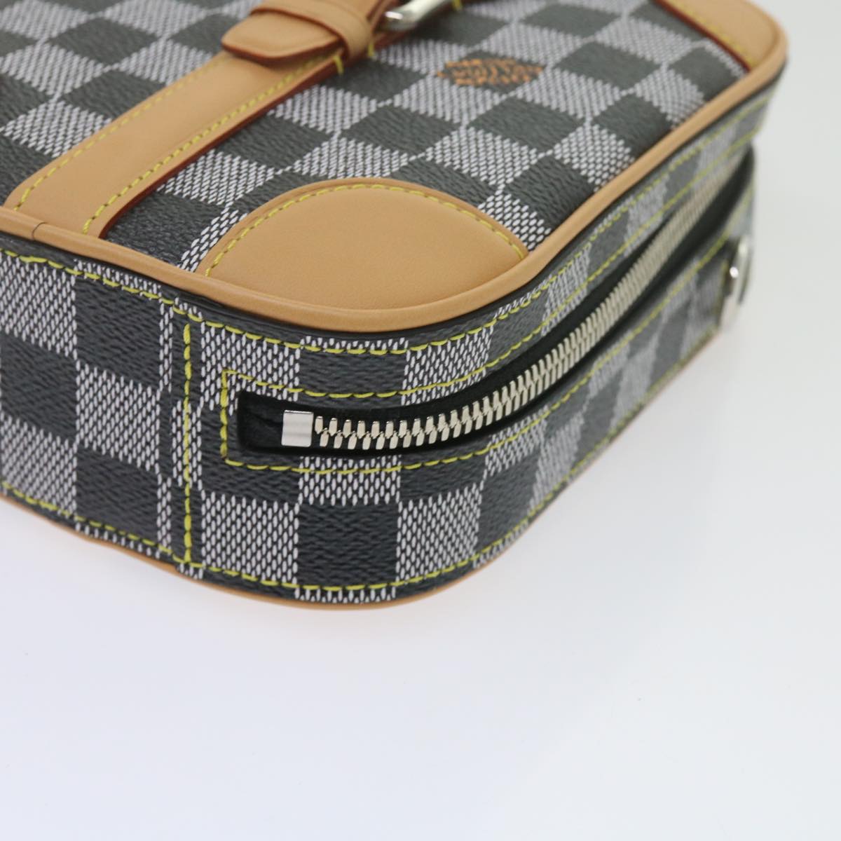 LOUIS VUITTON Damier Versette Vertical Hand Bag White Black N60273 Auth ar11067S