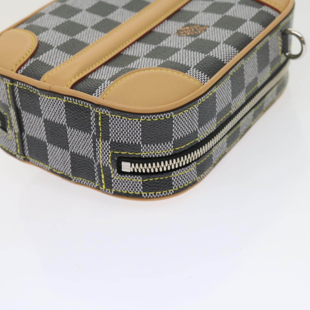 LOUIS VUITTON Damier Versette Vertical Hand Bag White Black N60273 Auth ar11067S