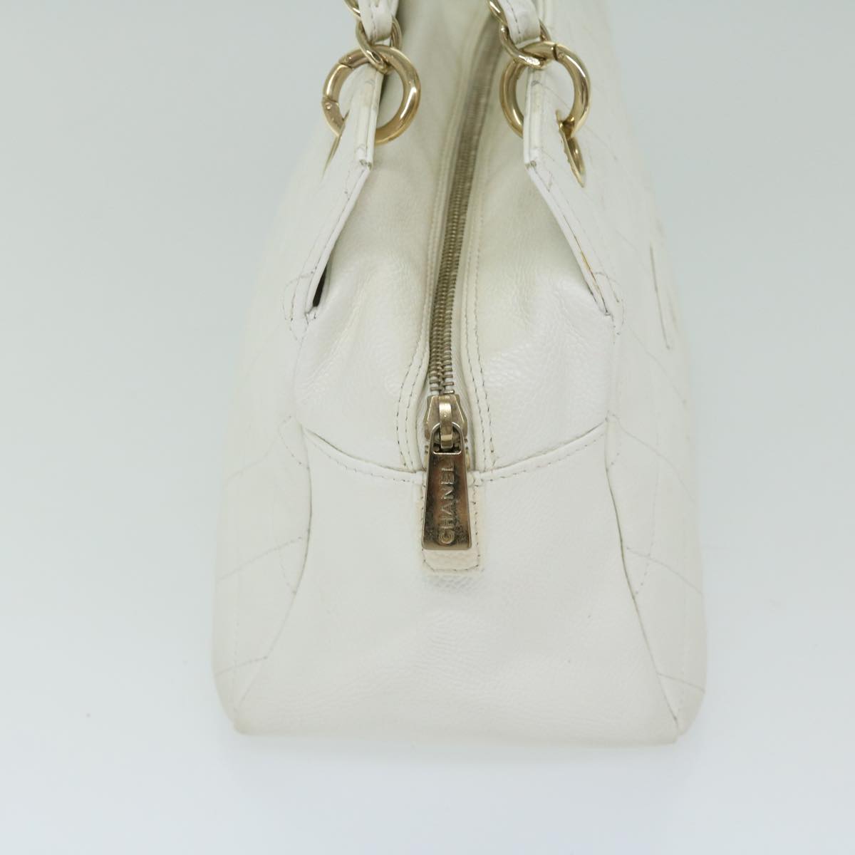 CHANEL Matelasse Chain Shoulder Bag Caviar Skin White CC Auth ar11502