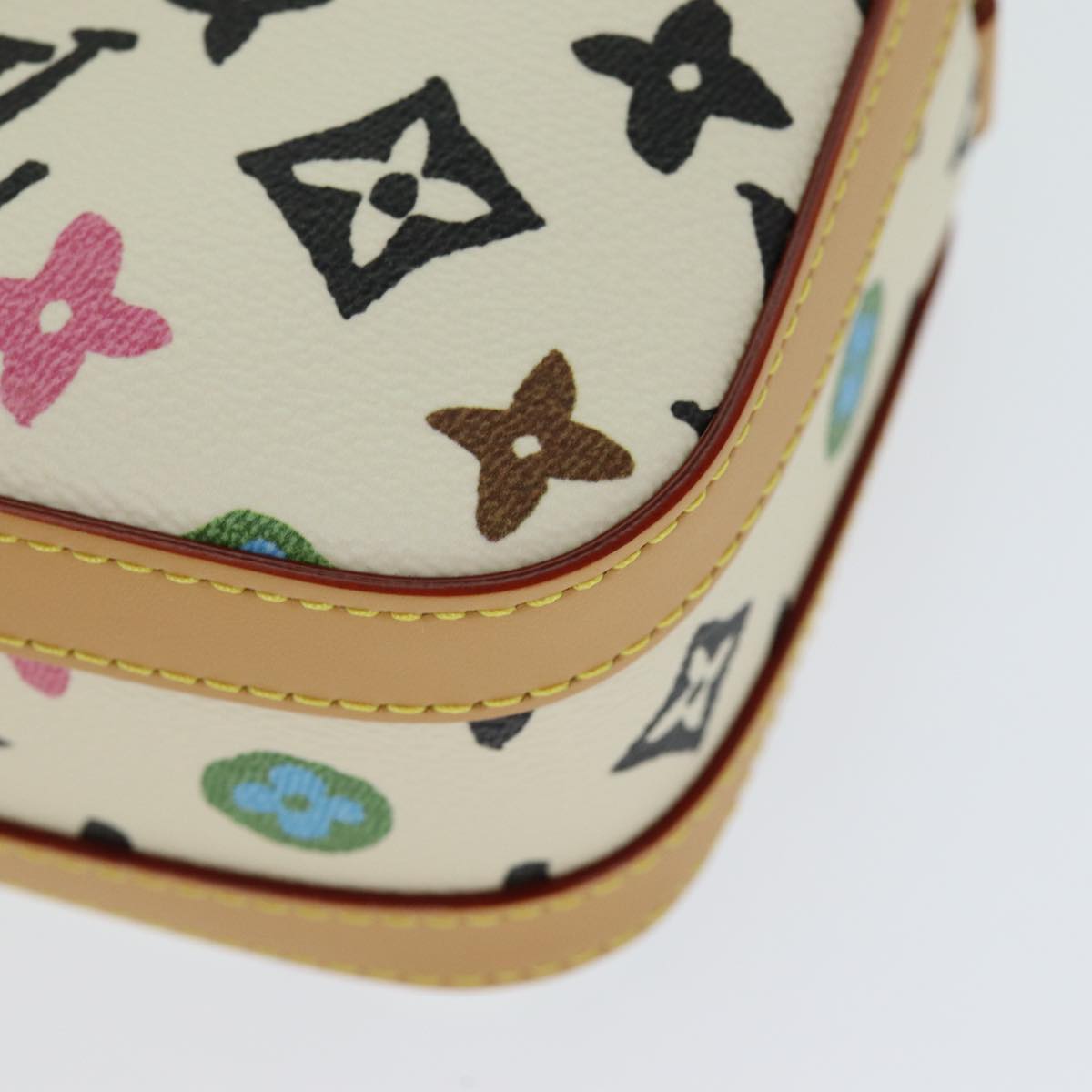 LOUIS VUITTON Craggy Envelope Messenger Isetan Open Only M25408 LV Auth ar12009SM