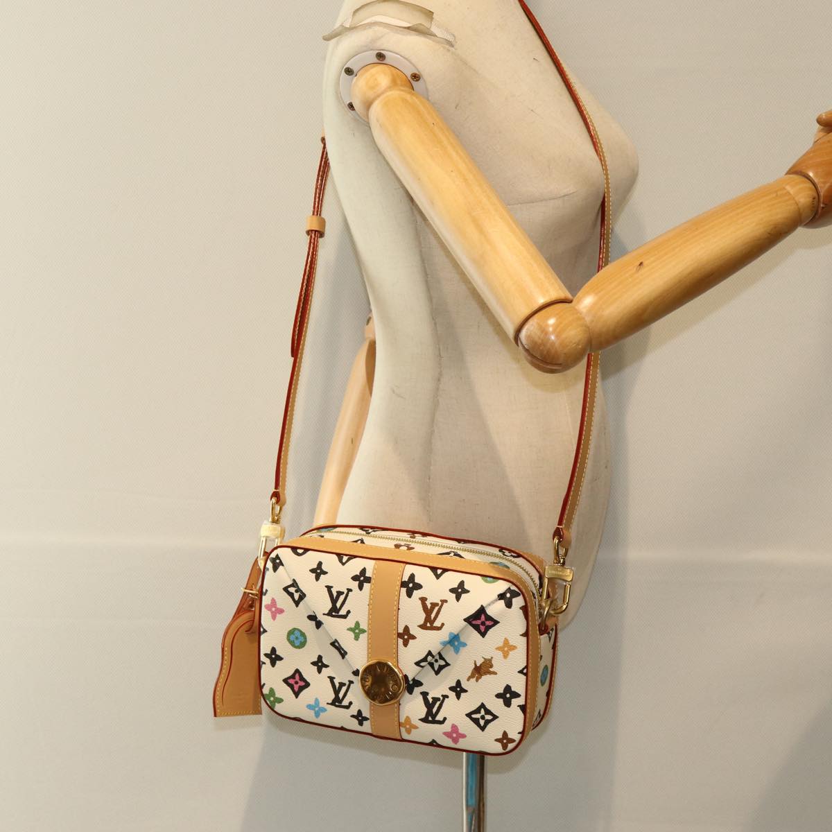 LOUIS VUITTON Craggy Envelope Messenger Isetan Open Only M25408 LV Auth ar12009SM