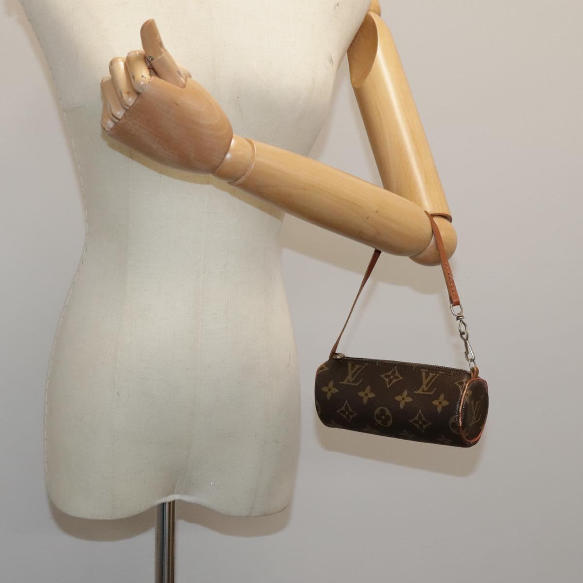 LOUIS VUITTON Monogram Papillon Pouch LV Auth ar12627