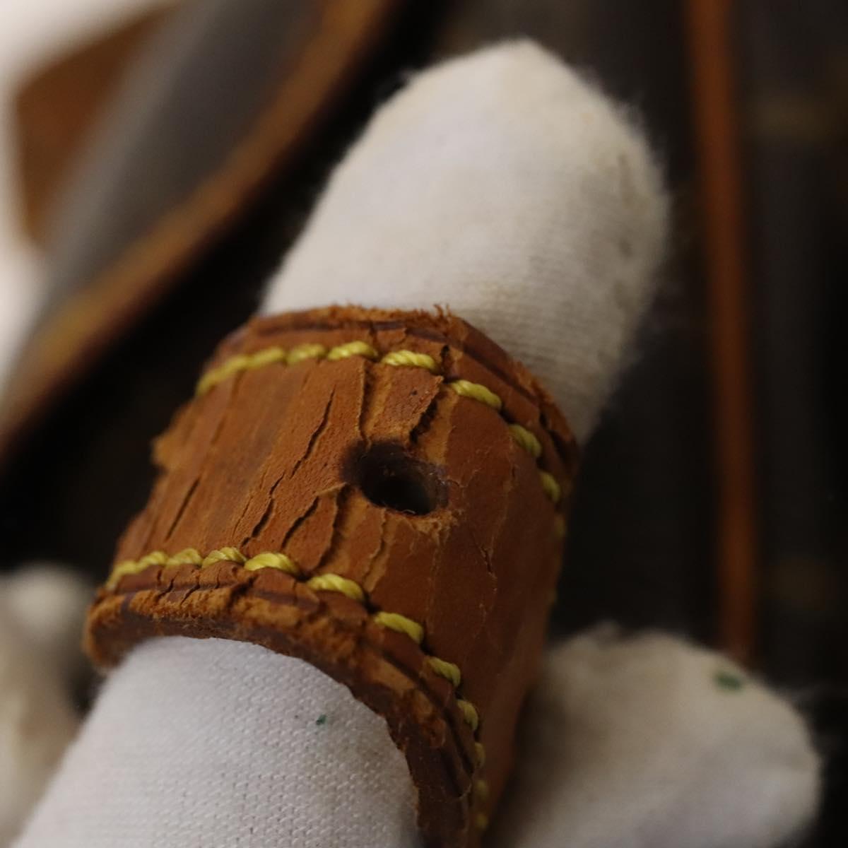 LOUIS VUITTON Monogram Saumur 30 Shoulder Bag M42256 LV Auth ar13526