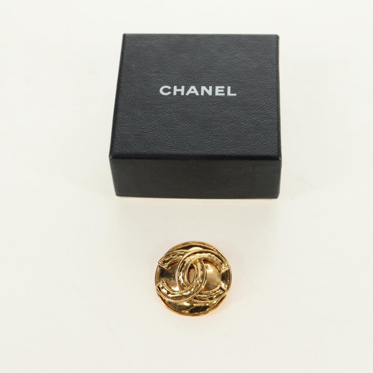 CHANEL Brooch metal Gold Tone CC Auth ar13964V