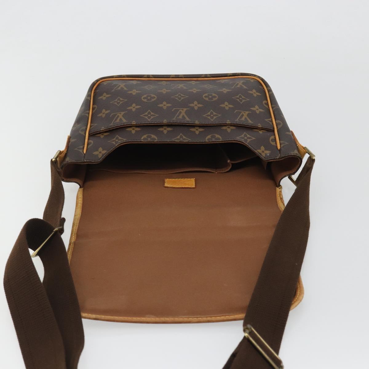 LOUIS VUITTON Monogram Pochette Bosphore Shoulder Bag M40044 LV Auth ar13986
