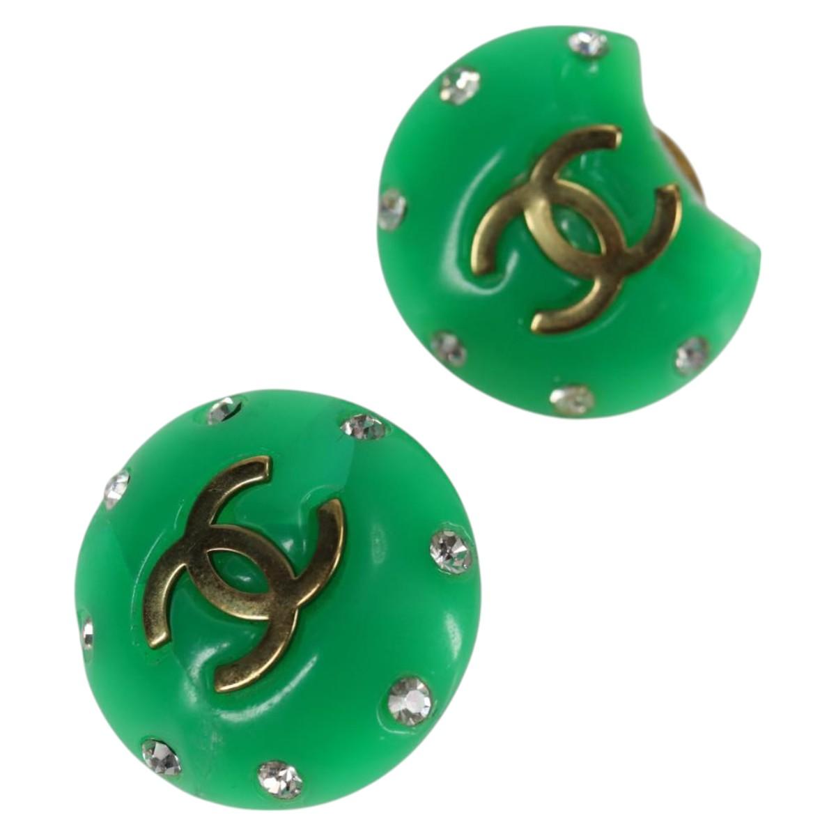 CHANEL Clip-on Earring Gold Tone Green CC Auth ar4783