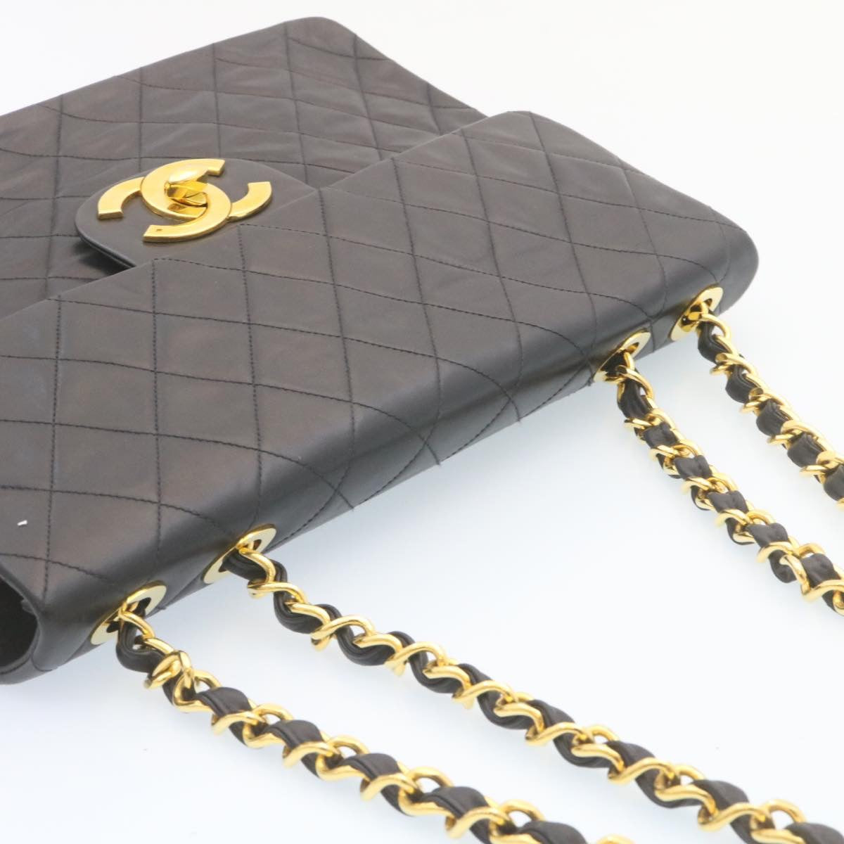 CHANEL Big Matelasse34 Turn Lock Chain Bag Lamb Skin Black Gold CC Auth ar5950SAV