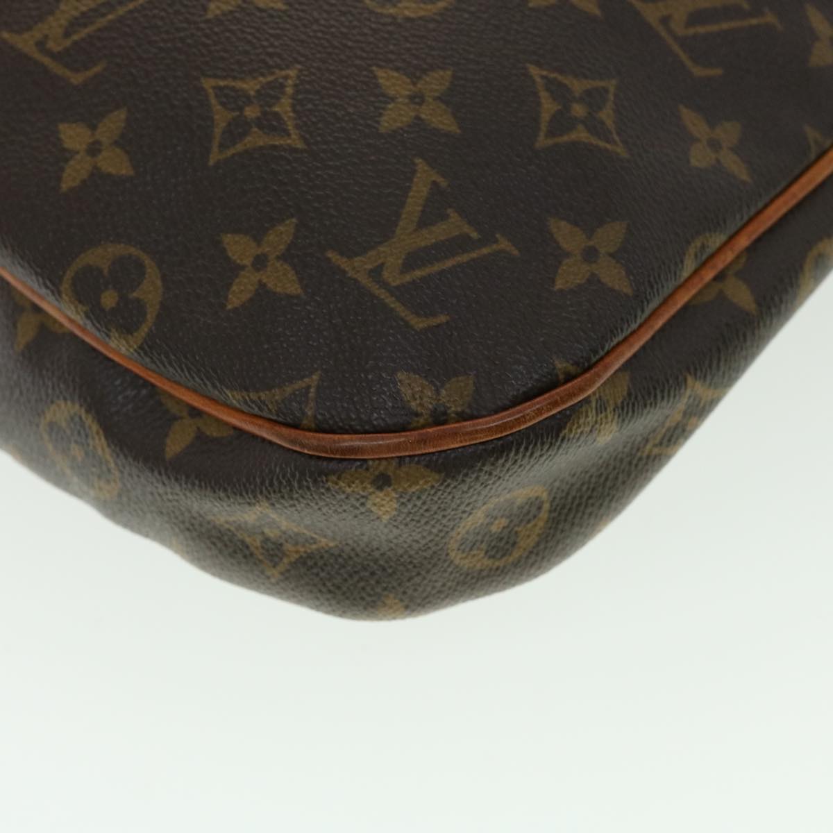 LOUIS VUITTON Monogram Odeon MM Shoulder Bag M56389 LV Auth ar8107B