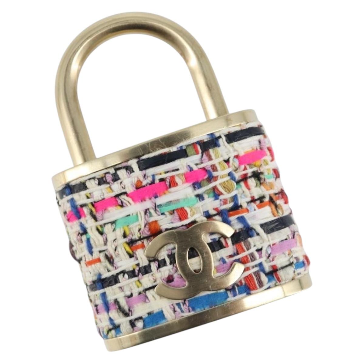 CHANEL COCO Mark Brooch Tweed Multicolor CC Auth ARZ267M