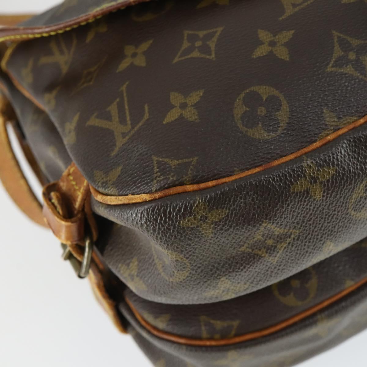 LOUIS VUITTON Monogram Saumur 30 Shoulder Bag M42256 LV Auth BA10158