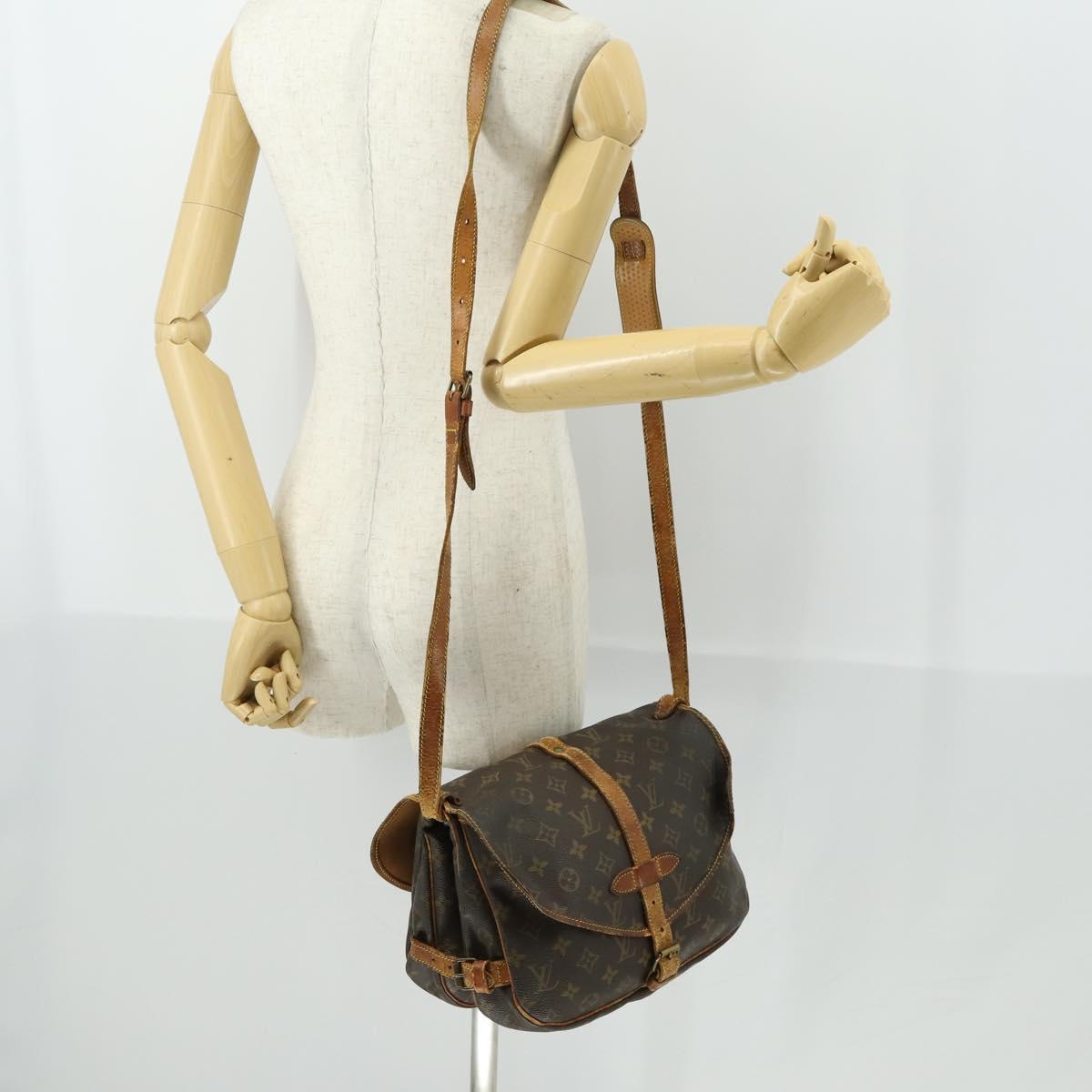 LOUIS VUITTON Monogram Saumur 30 Shoulder Bag M42256 LV Auth BA10158