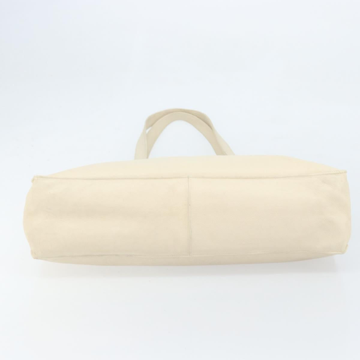 CHANEL Tote Bag Caviar Skin White CC Auth BA10649