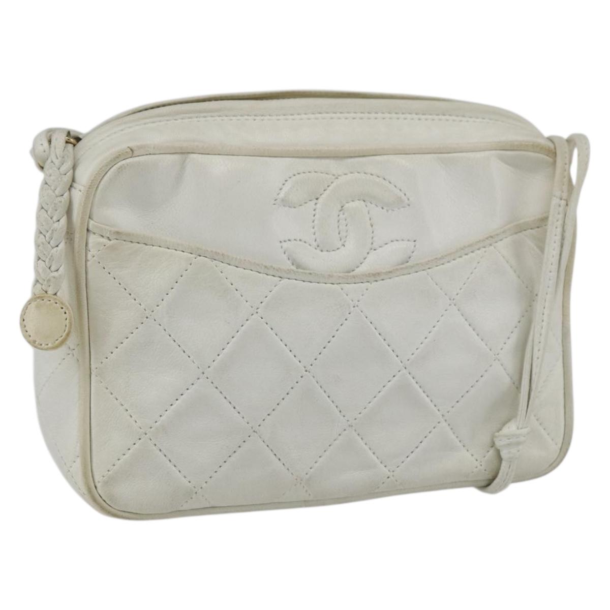 CHANEL Matelasse Shoulder Bag Leather White Gold CC Auth BA10848