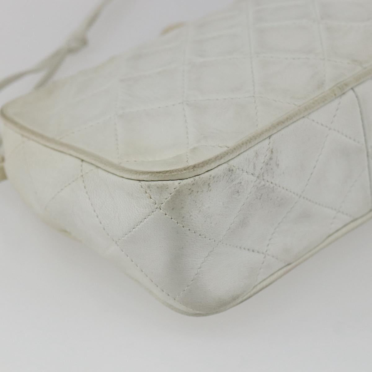CHANEL Matelasse Shoulder Bag Leather White Gold CC Auth BA10848