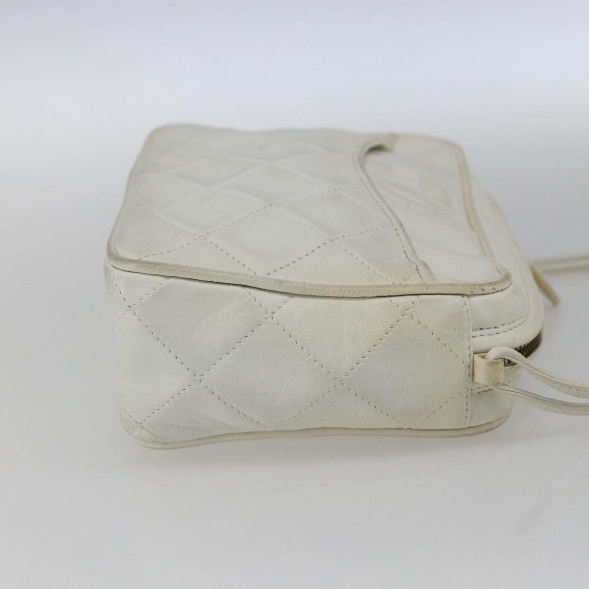 CHANEL Matelasse Shoulder Bag Leather White Gold CC Auth BA10848