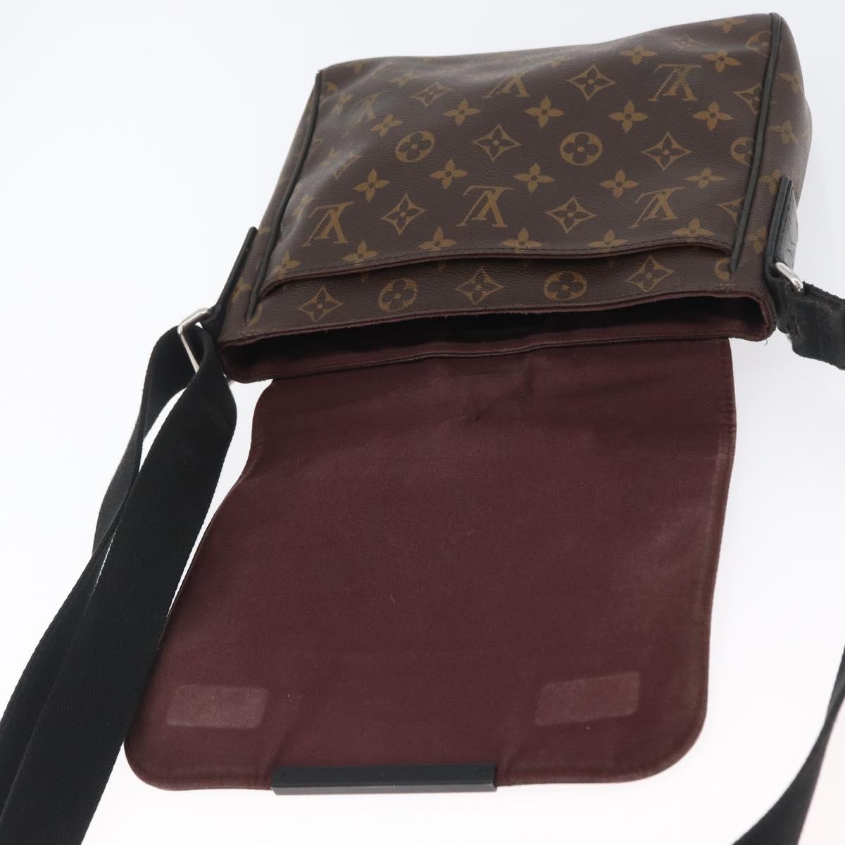 LOUIS VUITTON Monogram District PM Shoulder Bag M40935 LV Auth BA10866