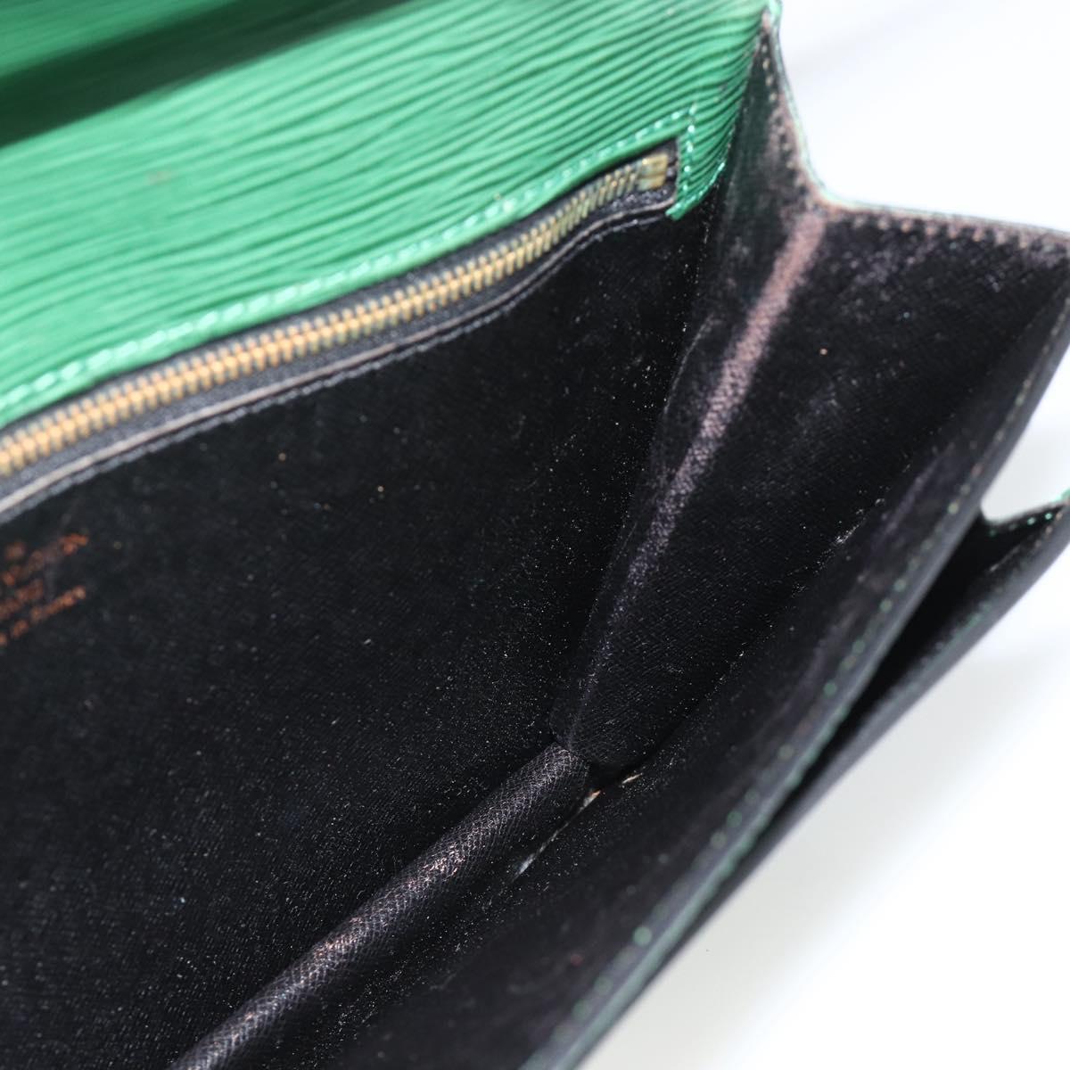 LOUIS VUITTON Epi Serie Dragonne Clutch Bag Green LV Auth BA11887