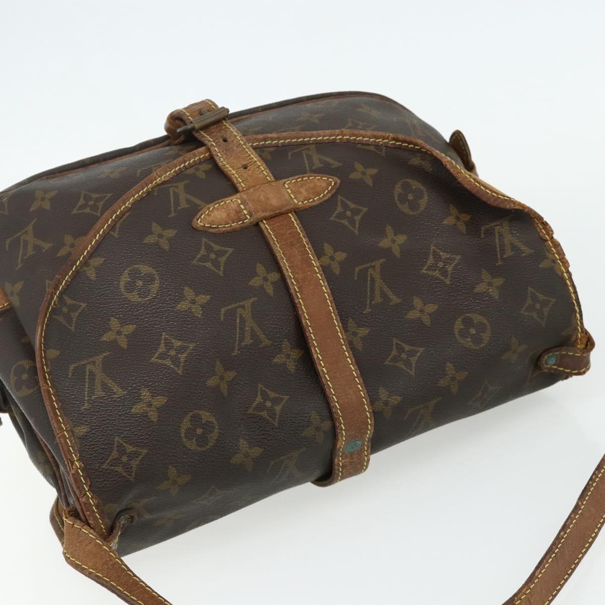 LOUIS VUITTON Monogram Saumur 30 Shoulder Bag M42256 LV Auth BA12118