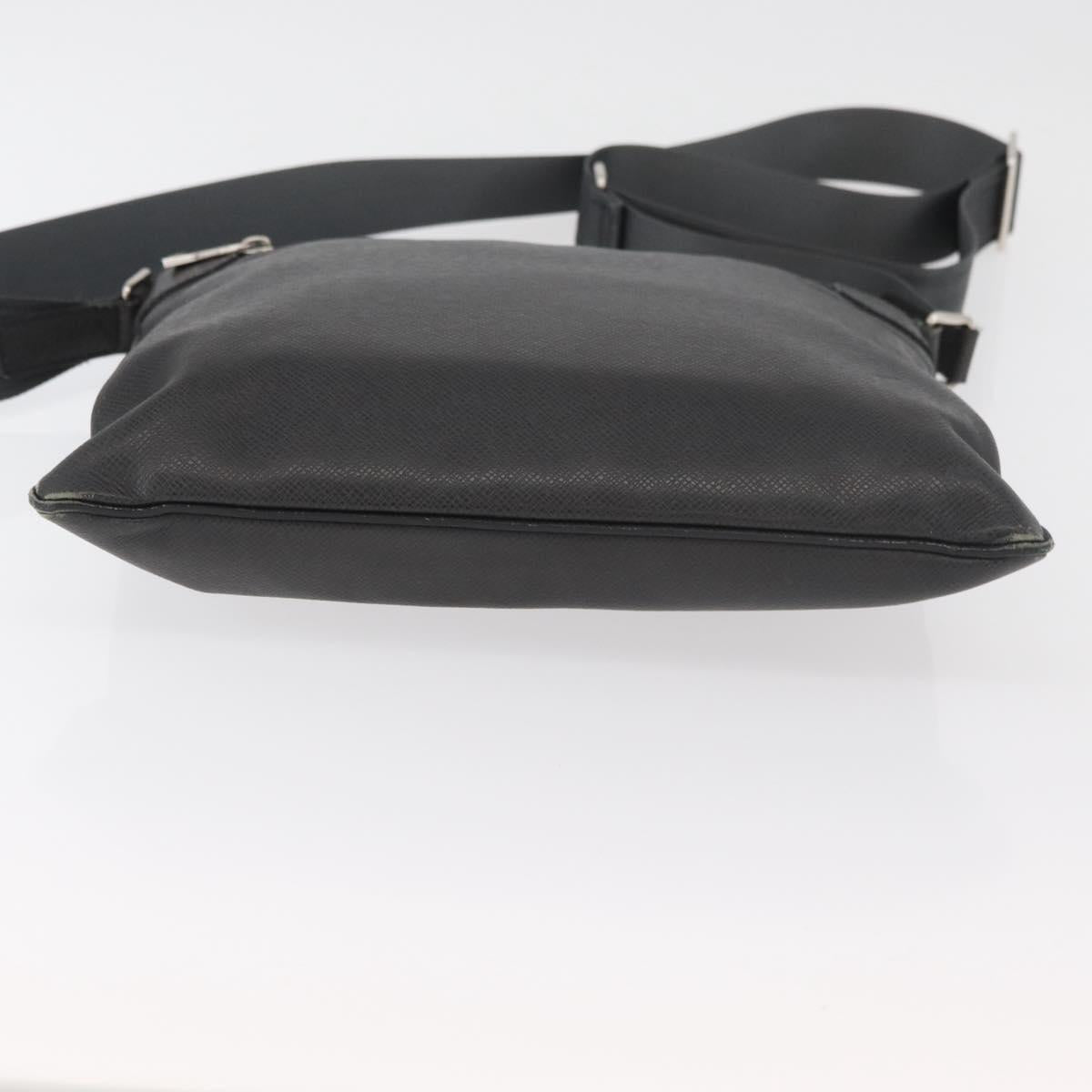 LOUIS VUITTON Taiga Sasha Shoulder Bag Ardoise M32712 LV Auth BA12558