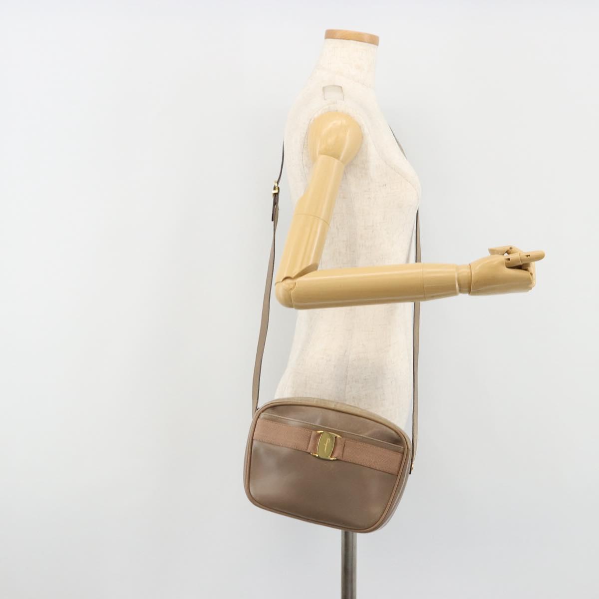 Salvatore Ferragamo Vala Shoulder Bag Leather Beige Gold Auth BA13281