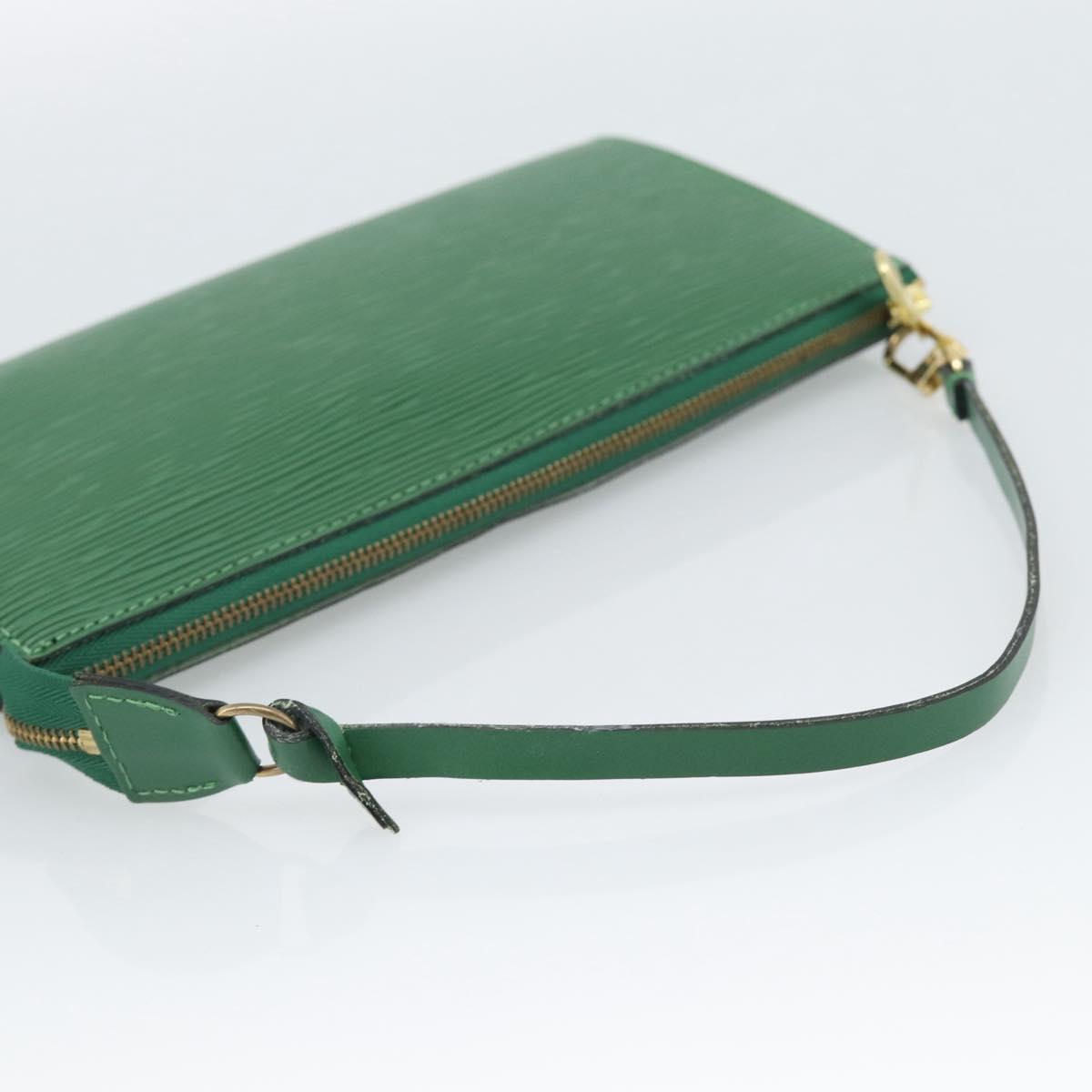 LOUIS VUITTON Epi Pochette Accessoires Accessory Pouch Green M52984 Auth BA13512