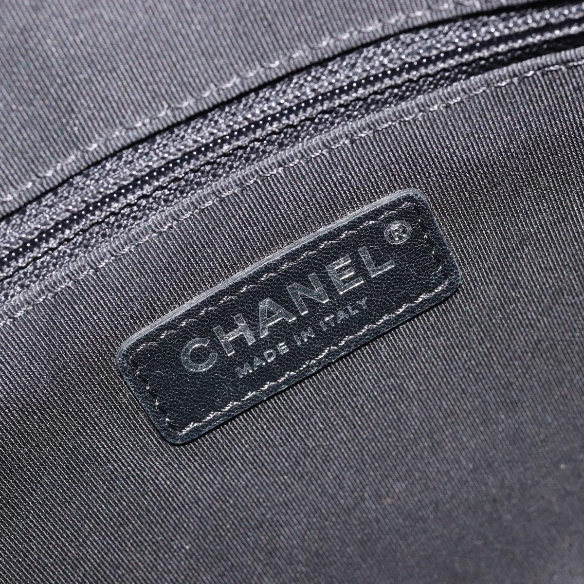 CHANEL La Pausa Chain Bag Patent leather White Silver CC Auth BA13516SAM