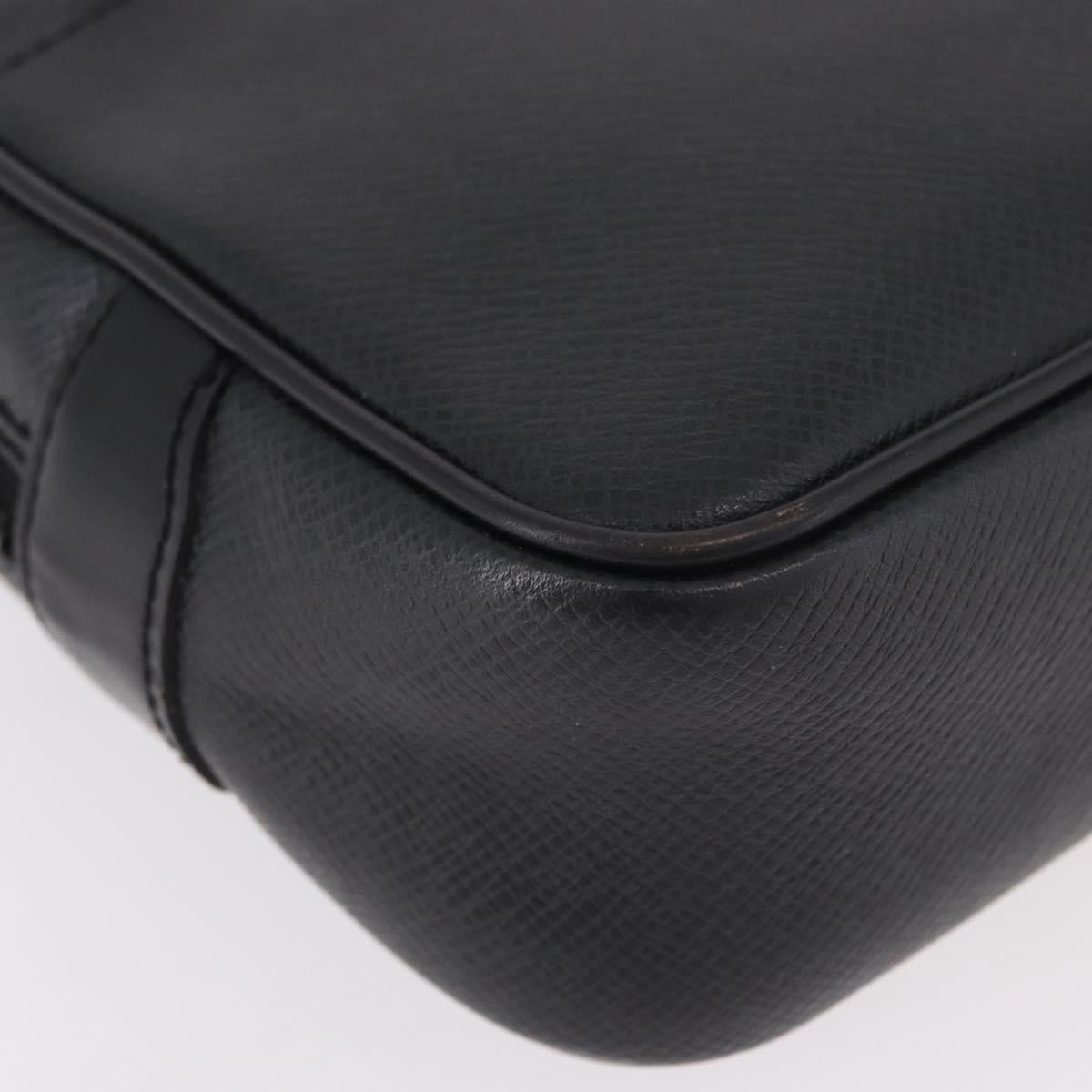 LOUIS VUITTON Taiga Karga Clutch Bag Ardoise Black M30812 LV Auth BA13765A