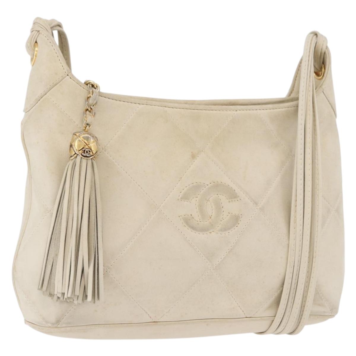 CHANEL Matelasse Shoulder Bag Lamb Skin White Gold CC Auth BA13767