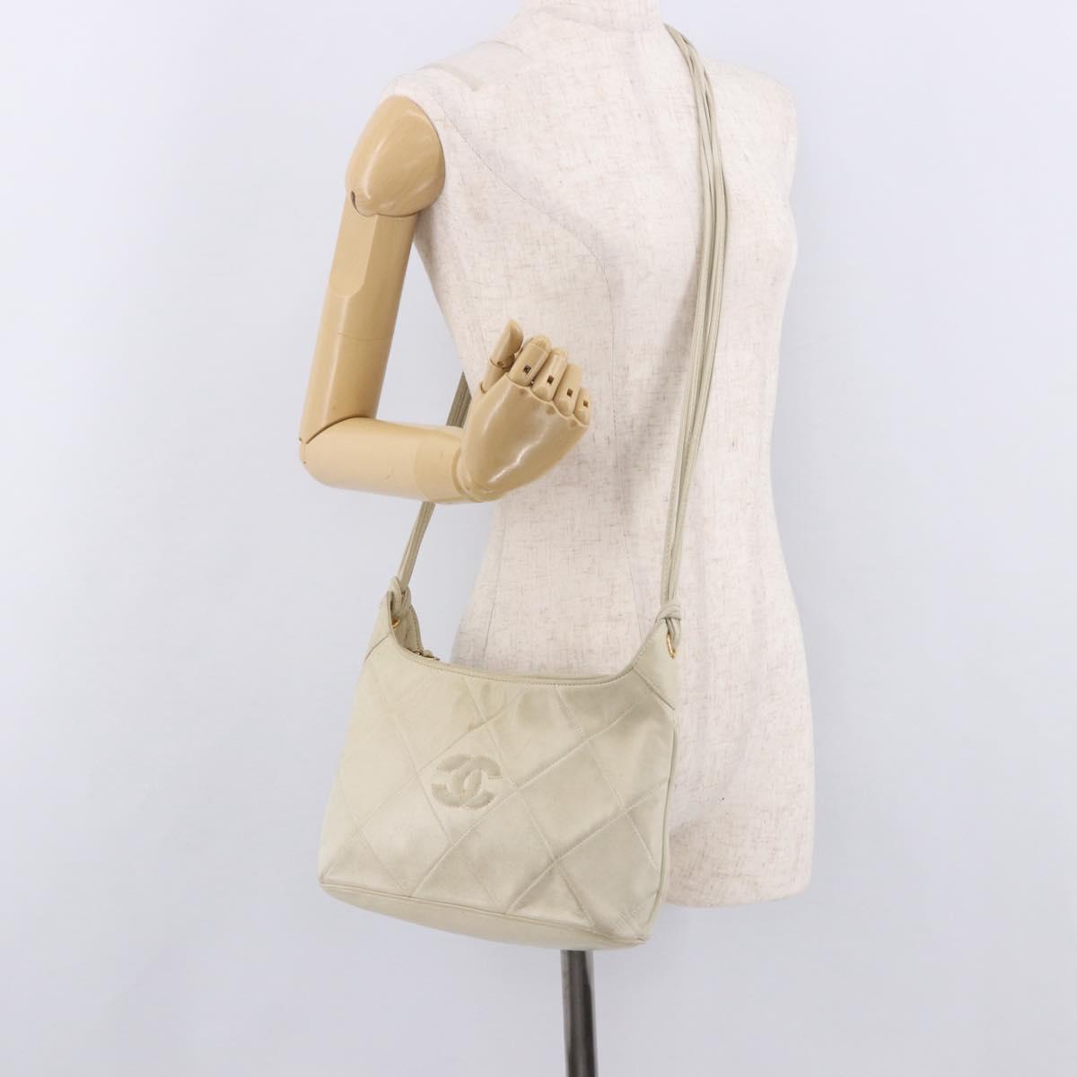 CHANEL Matelasse Shoulder Bag Lamb Skin White Gold CC Auth BA13767
